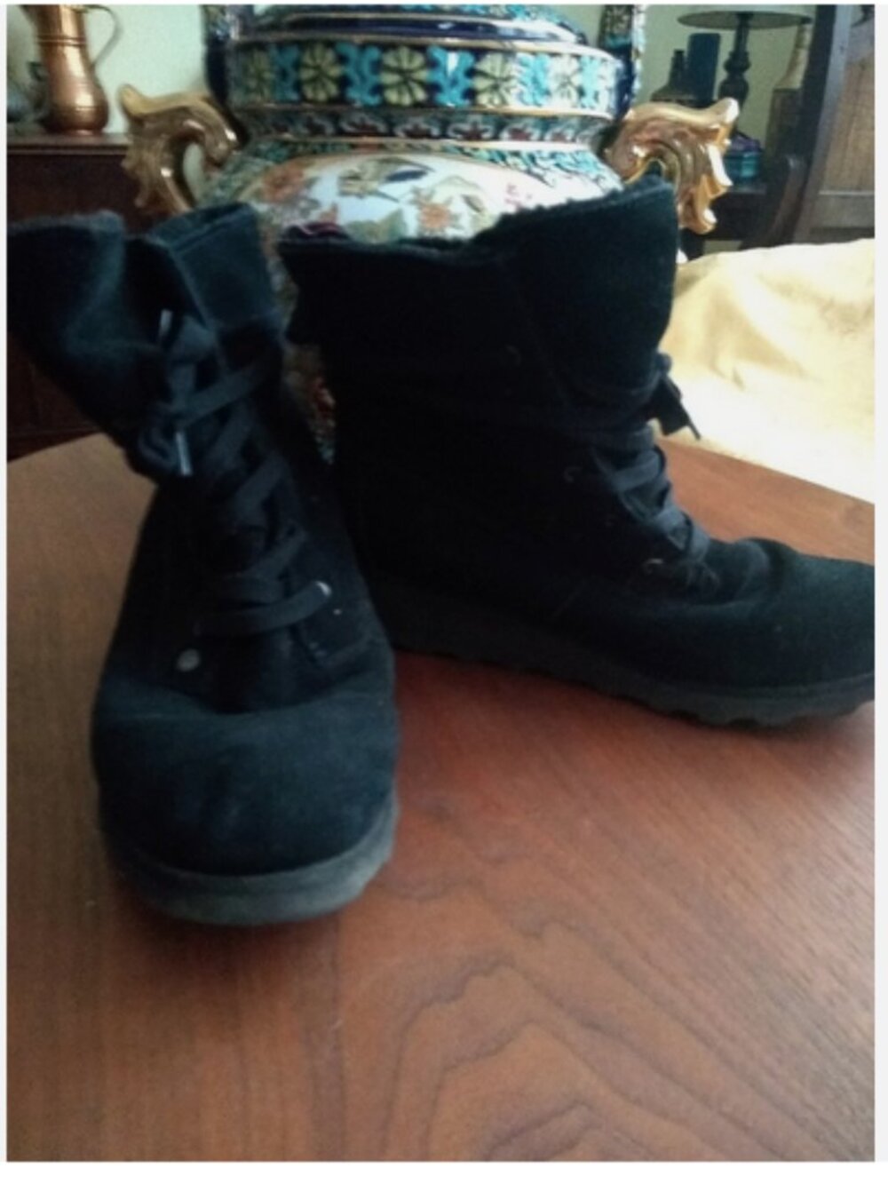 Bearpaw Black Suede Booties 8m/39m EUC